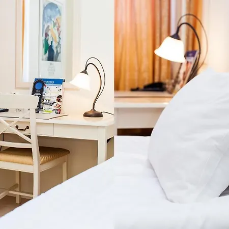 Hotel Expo 3*