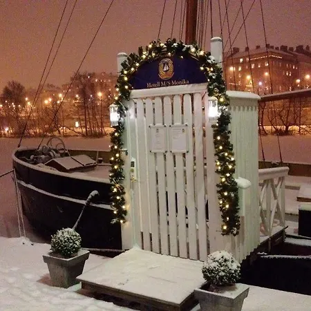 Botel M/s Monika