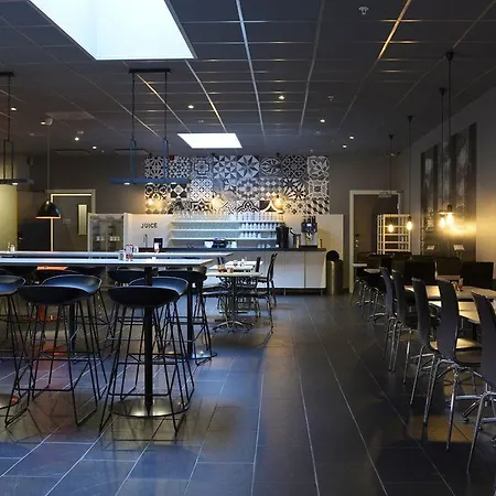 Elite Adlon 4*