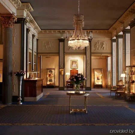 Grand Hotel