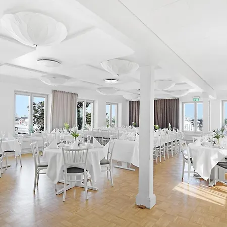 Ersta & Konferens Hotel 2*