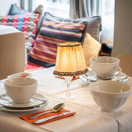 Lady Hamilton Hotel 4*