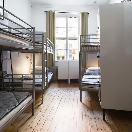 Castanea Old Town Hostel *
